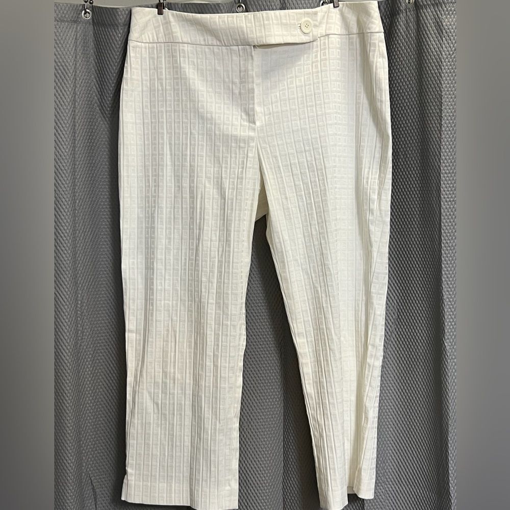 White Business casual capris sz14